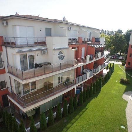 Goldenbeach Deluxe Apartment Siófok Exteriör bild