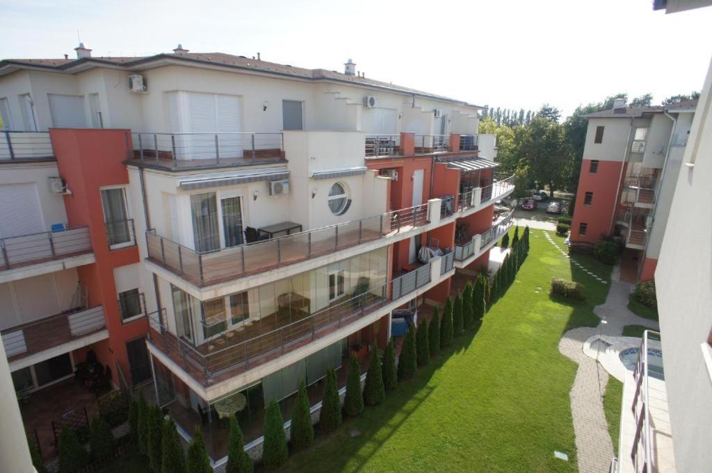 Goldenbeach Deluxe Apartment Siófok Exteriör bild